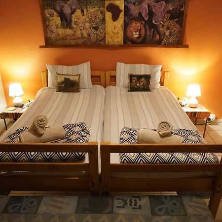 Okahandja Guesthouse Bagian luar foto