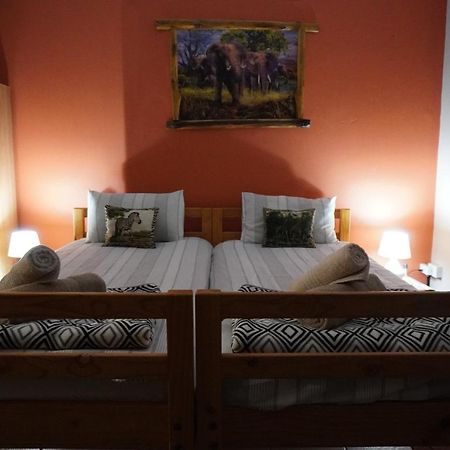 Okahandja Guesthouse Bagian luar foto