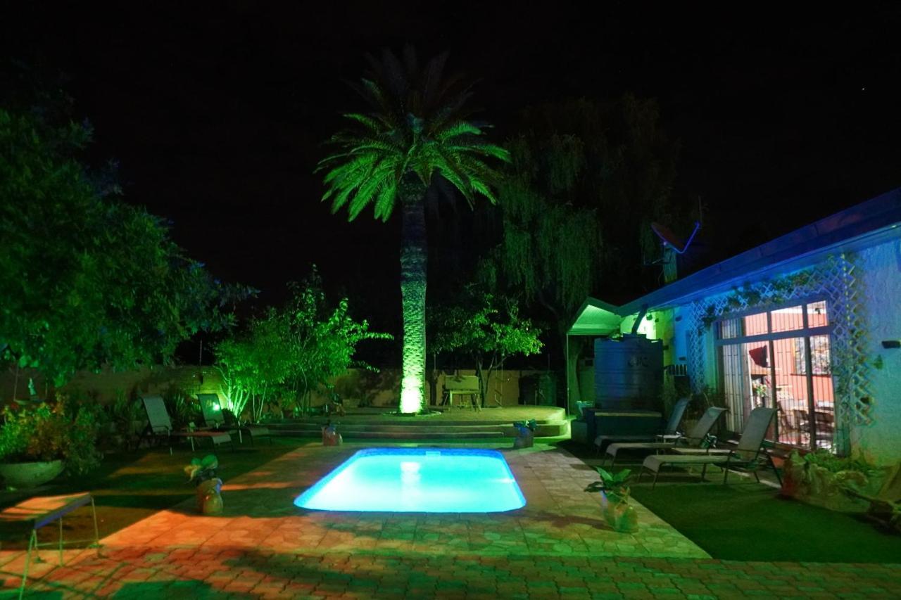 Okahandja Guesthouse Bagian luar foto
