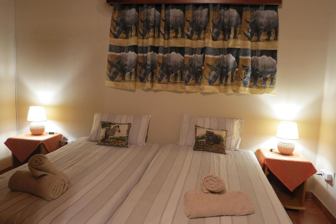 Okahandja Guesthouse Bagian luar foto